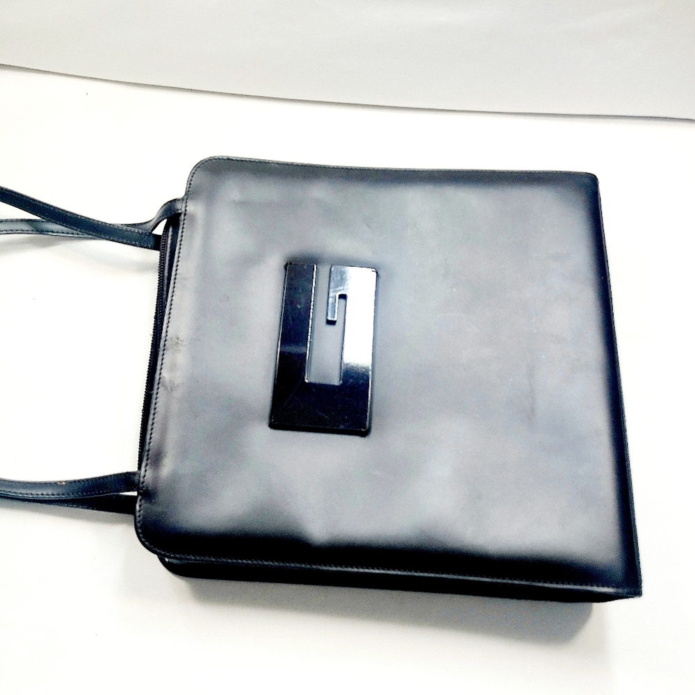 Gucci Leather Shoulder Bag - Picture 8 of 8